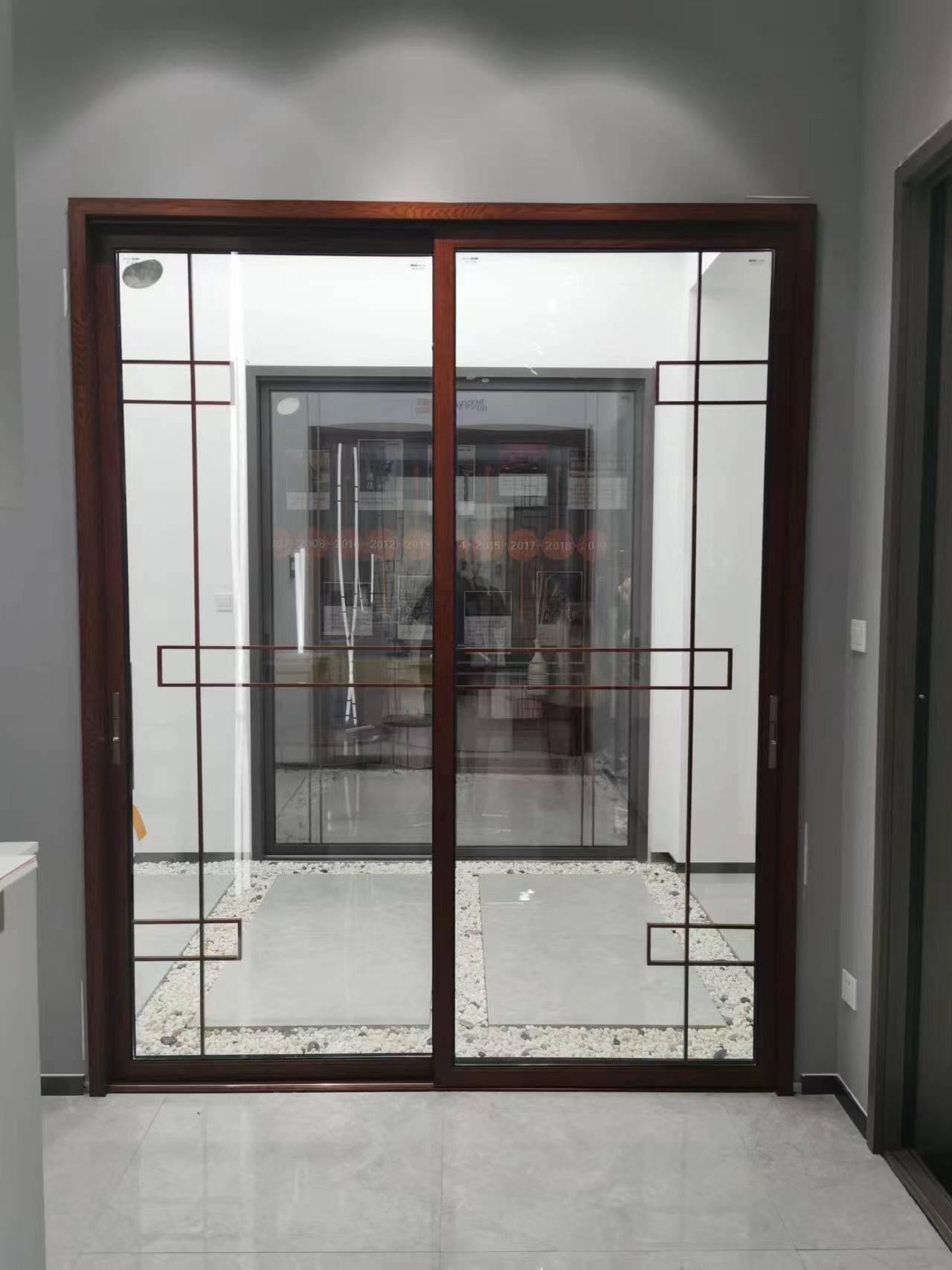  钛镁合金推拉门效果展示